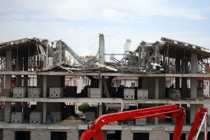 Antalya’da çöken inşaatta şans eseri yaralanan olmadı
