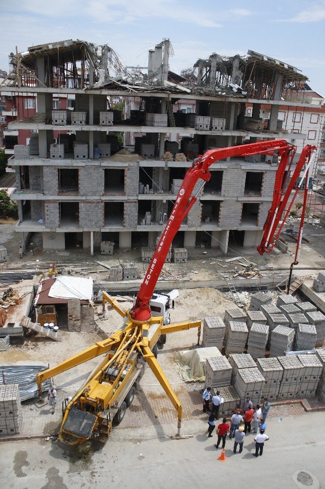Antalya’da çöken inşaatta şans eseri yaralanan olmadı