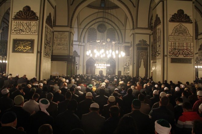 Korkuteli’de 6 camide hatimle teravih namazı kılınıyor