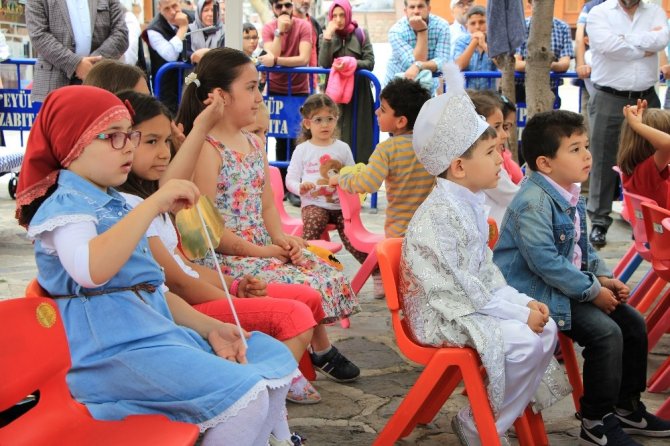 Ramazanın ilk iftarını çocuklar açtı
