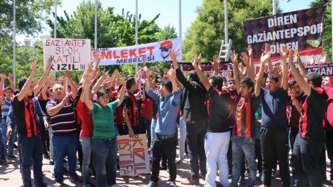 Gaziantep taraftarından "Kızıl" protestosu