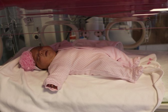 560 gram doğan Erva bebek 4 ay sonra taburcu oldu