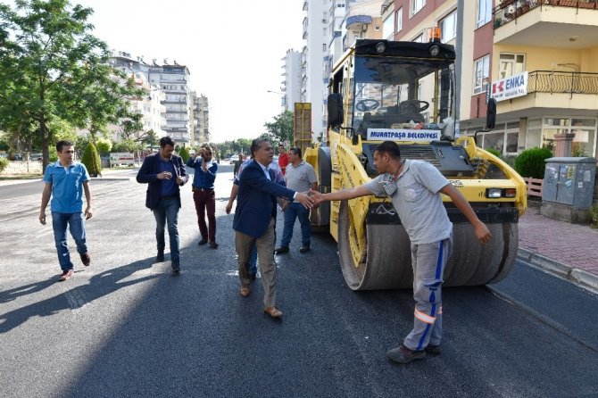 Başkan Uysal asfalt çalışmalarını yerinde denetledi