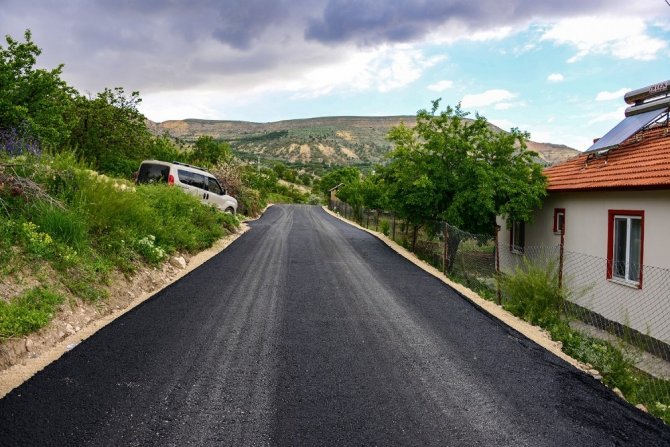 Büyükşehir, Girmana’da asfaltlama çalışması yaptı