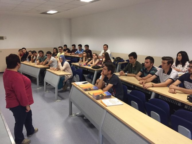 MABEM’li öğrencilerden İzmir Ekonomi Üniversitesine ilgi