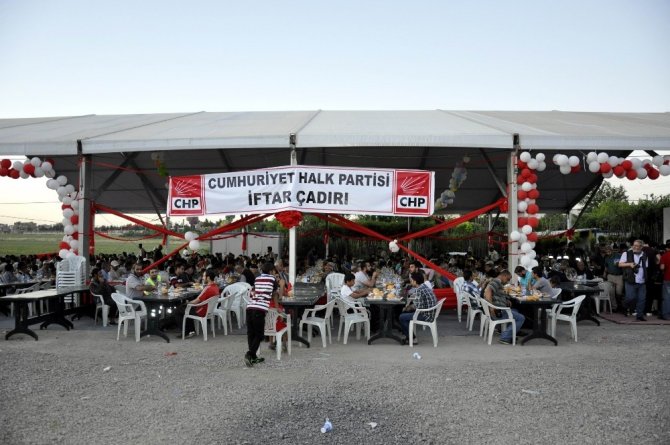 CHP Diyarbakır’da ilk defa iftar çadırı açtı