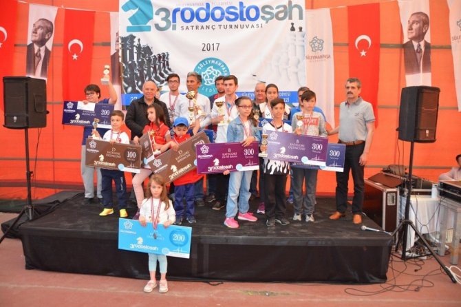 3. Rodostoşah Satranç Turnuvası ödül töreni ile sona erdi