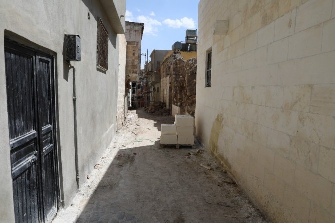 Tarihi Urfa sokakları yeniden hayat buluyor