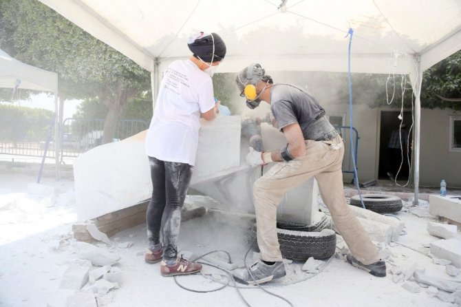 Çinli heykeltıraştan 15 Temmuz anısına "İnanıyorum" heykeli