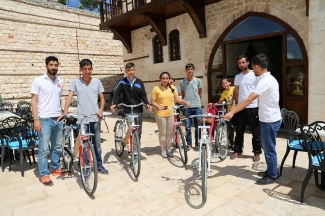 Başkan Kutlu başarılı öğrencileri bisikletle ödüllendirdi