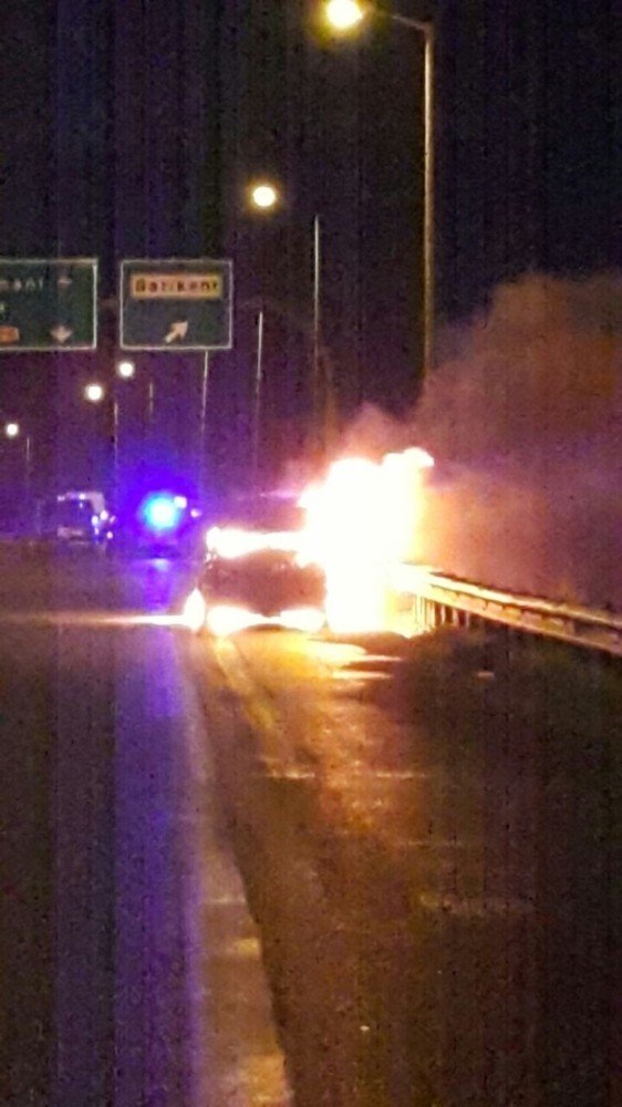 Başkent’te seyir halindeki otomobil alev alev yandı