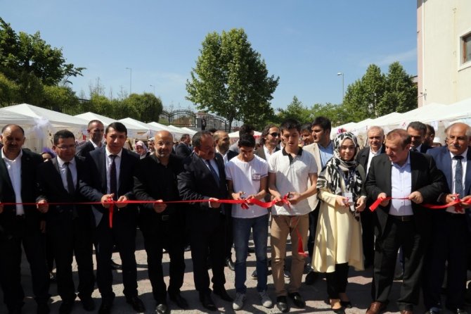 Kursiyerler, en güzel eserlerini sergiledi