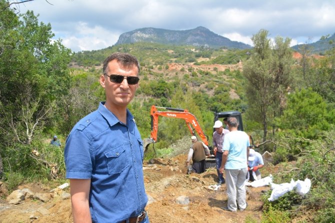 Antalya’da baraj altında kalacak 30 mezar nakledildi