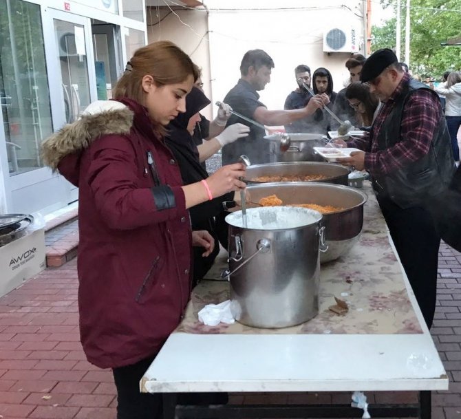 Hisarcık Belediyesinden 300 kişiye iftar yemeği