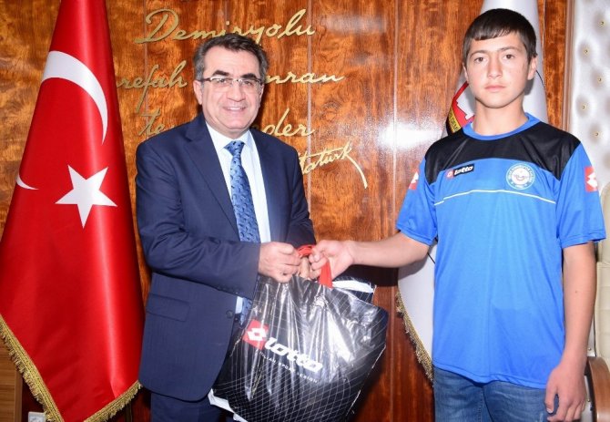 Sivas Demirsporlu ikizler Türkiye şampiyonu oldu