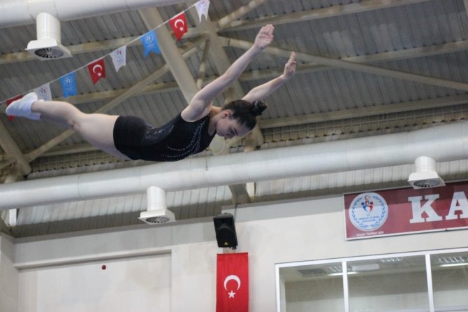 Trampolin Jimnastik okullar arası Türkiye birinciliği