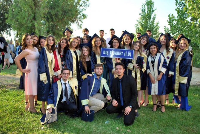 Salihli MYO 23.dönem mezunlarını uğurladı