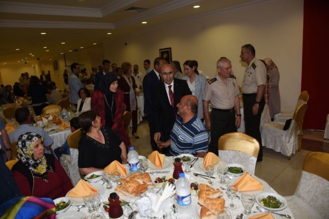 6. Mekanize Piyade Tümen ve Garnizon Komutanlığı’ndan şehit ailesi ve gazilere iftar