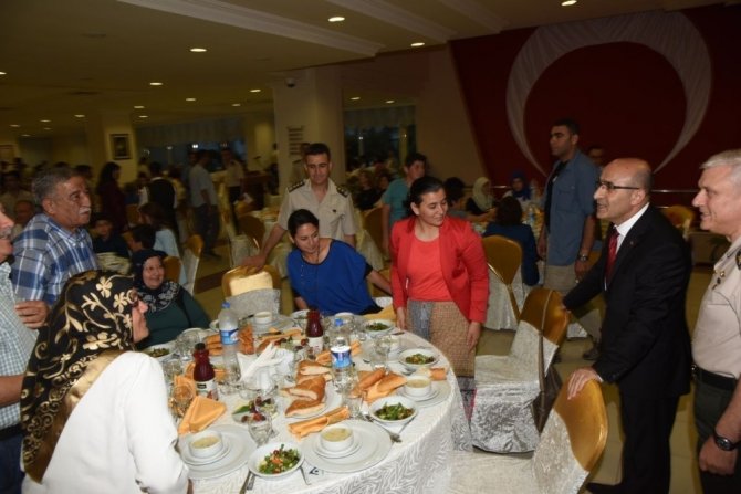 6. Mekanize Piyade Tümen ve Garnizon Komutanlığı’ndan şehit ailesi ve gazilere iftar