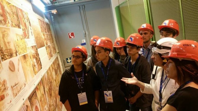 Mersinli lise öğrencileri Avrupa uzay üssünü gezdi