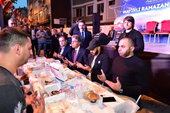 Benzema, Fatih’te iftar programına katıldı