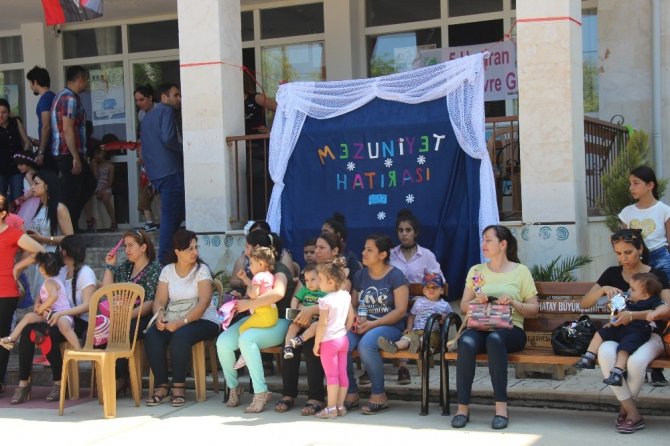 Anaokulu öğrencilerinden "Geri Dönüşüm Defilesi"