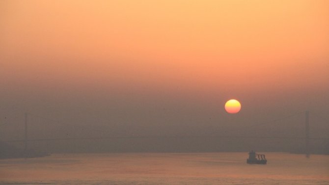 İstanbul’da gün doğumu mest etti