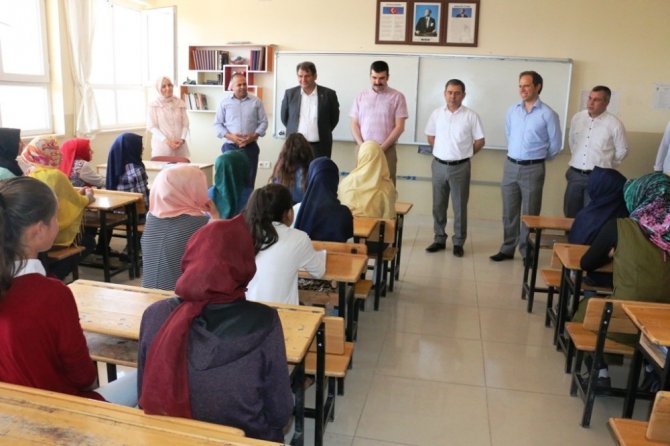 Akçakale’de karne sevinci