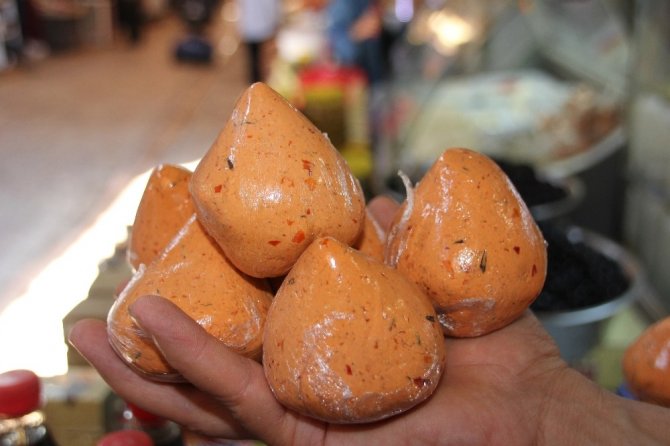 Künefe’nin tescilinden sonra sıra sürk ve künefe peynirinde