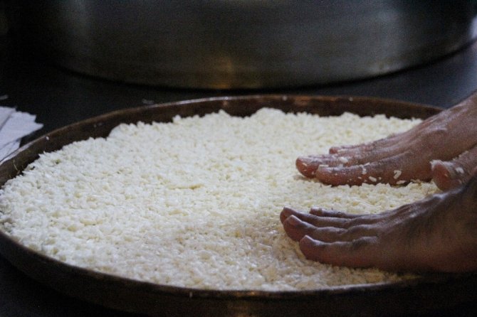 Künefe’nin tescilinden sonra sıra sürk ve künefe peynirinde