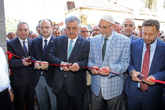 Çayeli’ndeki tarihi Merkez Hacıbaşı Camii’nin restorasyon sonrası açılışı yapıldı