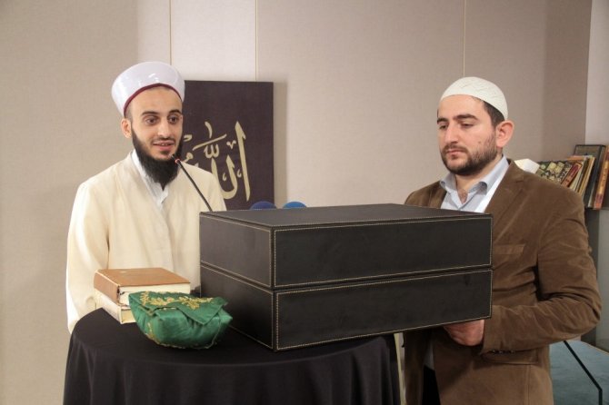 Atatürk Havalimanı’nda Sakal-ı Şerif heyecanı