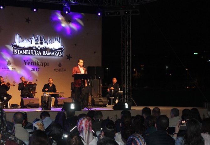 Ahmet Özhan’ın Yenikapı konseri vatandaşları mest etti