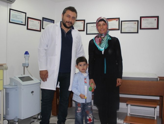 Doğuştan sünnetli 3 yaşındaki çocuk sağlığına kavuştu