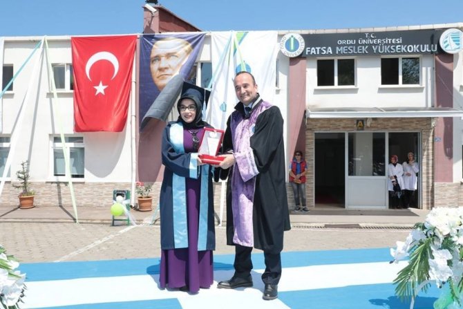 Fatsa MYO’da mezuniyet sevinci