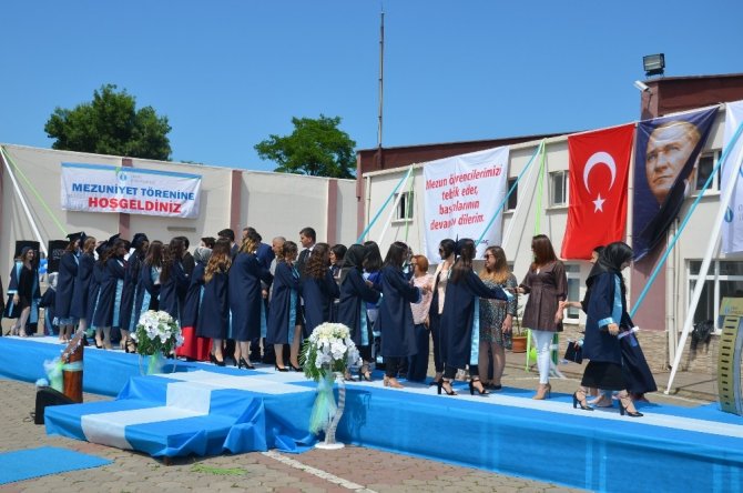 Fatsa MYO’da mezuniyet sevinci