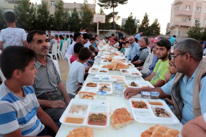 Suriye sınırındaki ilçede bölge halkı 37 yıldır savaş sireni ile iftar açıyor