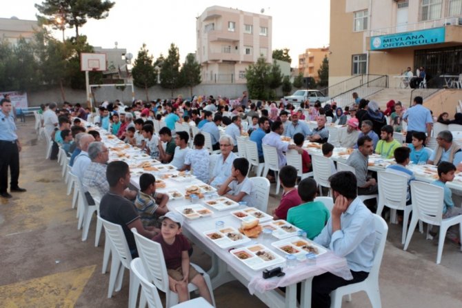 Suriye sınırındaki ilçede bölge halkı 37 yıldır savaş sireni ile iftar açıyor
