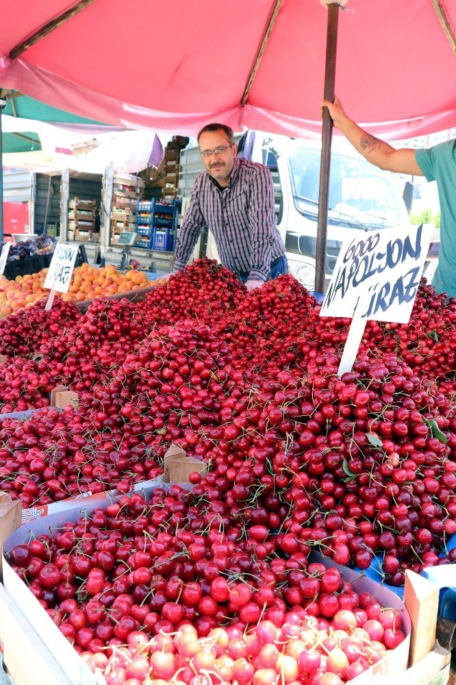 Yaz meyveleri Yozgat’ta tezgahları süslüyor
