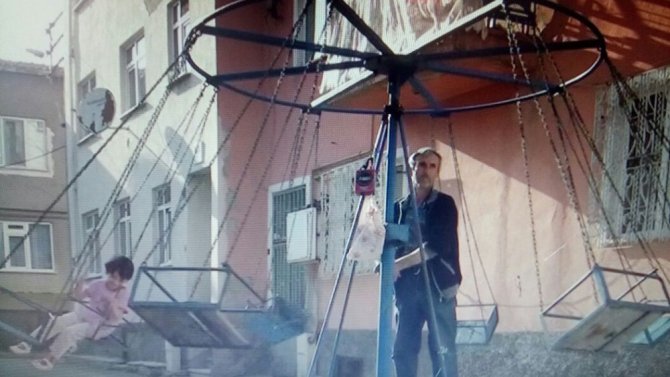 Kütahyalı çocukların ’seyyar lunapark’ keyfi