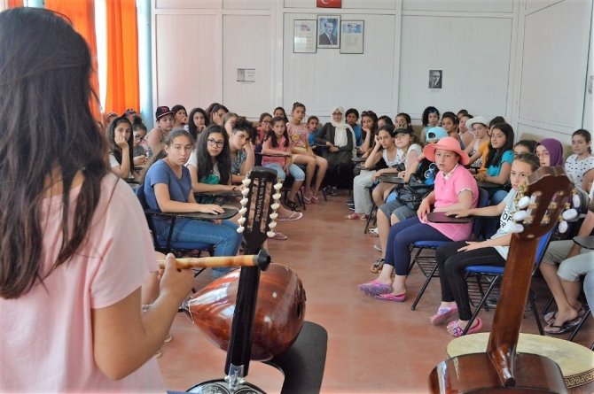 23 Nisan Gençlik Kampı birinci dönemi başladı