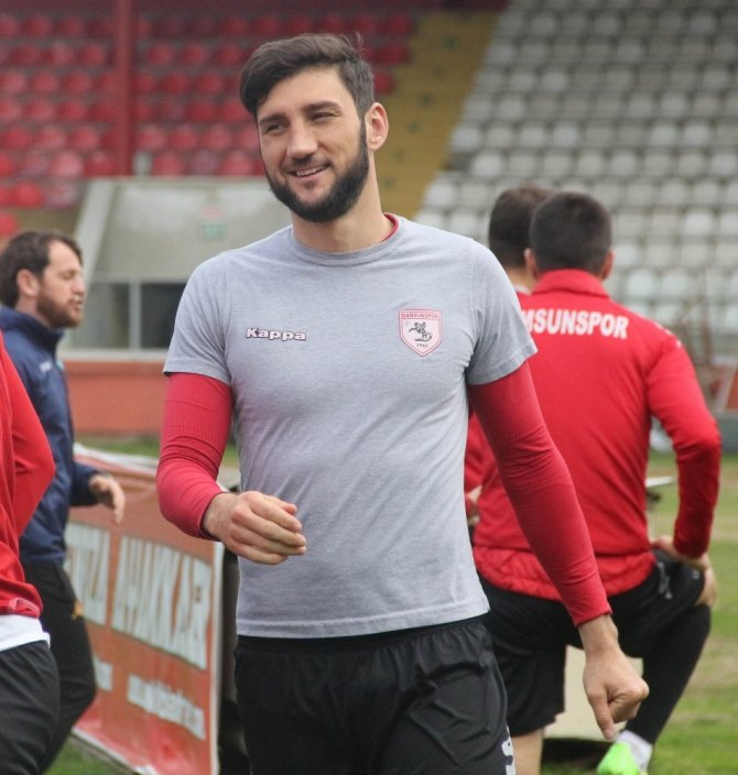 Samsunspor’da 3 futbolcu yarın imzalıyor