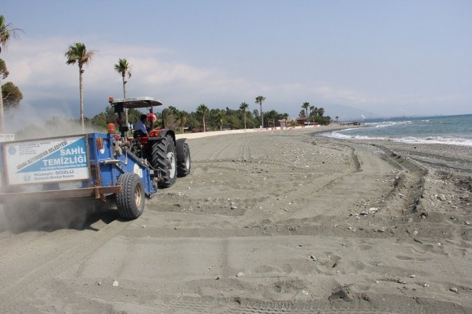 Dörtyol’da sahilde taş temizleme çalışması yapıldı
