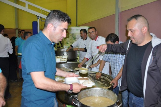 Sandıklı Belediyesi geleneksel iftar yemeği etkinliğine devam etti