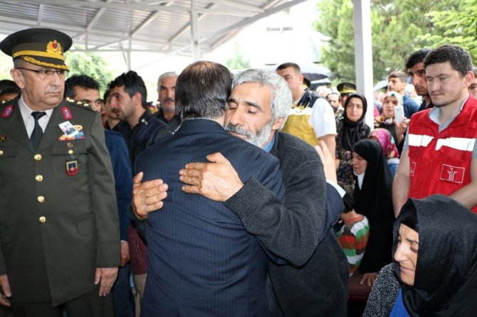 Şehit Uzman Çavuş Yakup Yılmaz, Sakarya’da son yolculuğuna uğurlandı