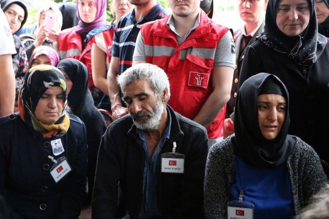 Şehit Uzman Çavuş Yakup Yılmaz, Sakarya’da son yolculuğuna uğurlandı