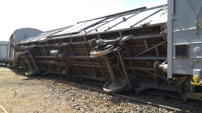 Bingöl’de yük treninin vagonları raydan çıktı