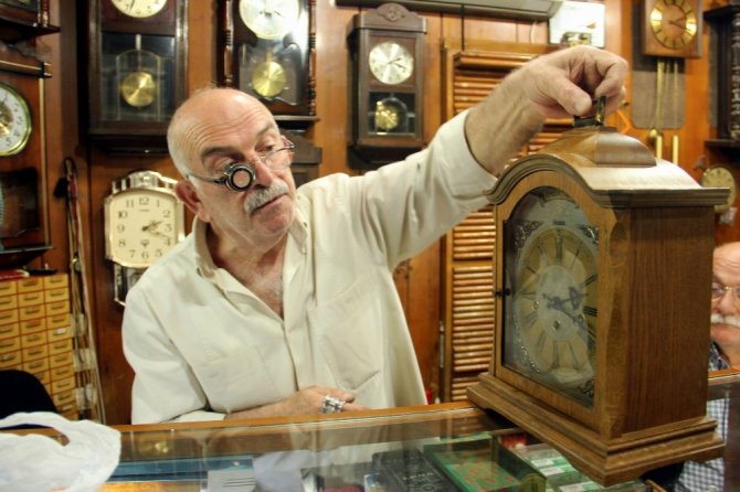 Samsun’da 1 asırlık antika saatler