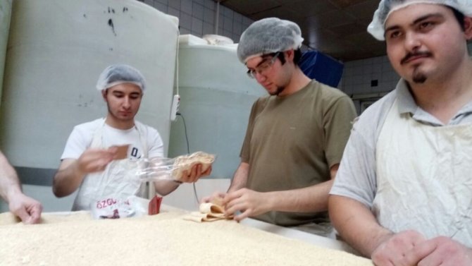 Kütahya’nın yöresel tatlısı ’bitli helva’nın satışları arttı