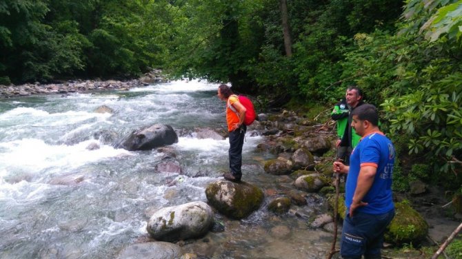 Dereye düşerek kaybolan 15 yaşındaki Nehir’i arama çalışmaları sürüyor